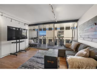 Photo #6: 4342302 Listing 