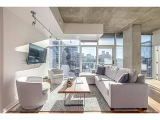 Photo #4: 4343161 Listing