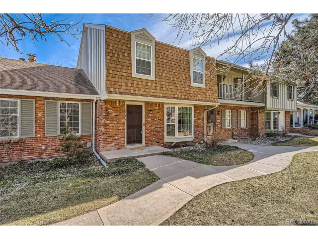 MLS: 4343996 Condo For Sale