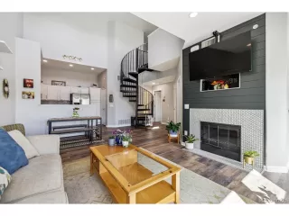 Photo #2: 4345180 Listing 