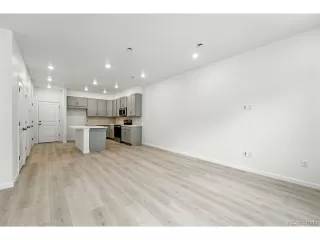 Photo #6: 4345346 Listing