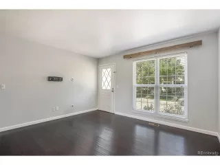 Photo #5: 4346401 Listing 