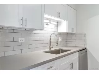 Photo #3: 4346538 Listing