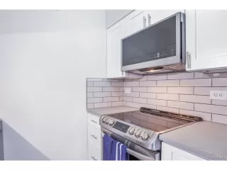 Photo #4: 4346538 Listing