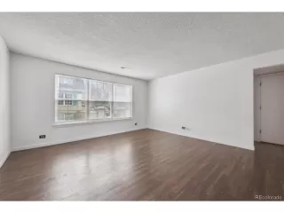 Photo #3: 4347405 Listing 