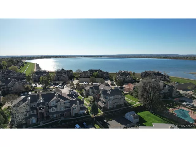 MLS: 4348809 Condo For Sale