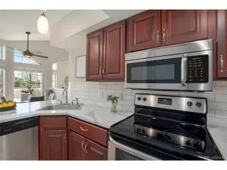 Photo #6: 4348809 Listing 