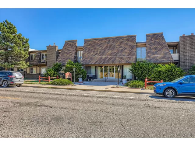 MLS: 4351158 Condo For Sale