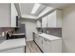 Photo #2: 4351158 Listing 