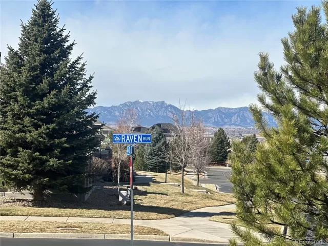 MLS: 4351688 Condo For Sale