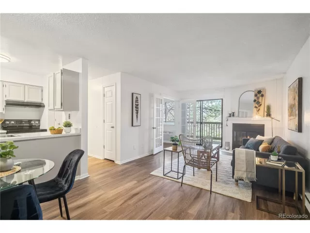 MLS: 4352456 Condo For Sale