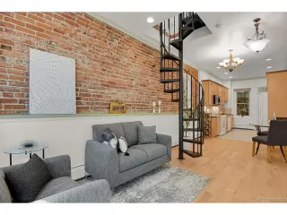 Photo #2: 4354641 Listing