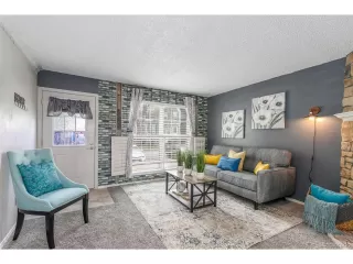 Photo #2: 4356688 Listing 