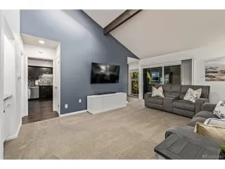 Photo #5: 4356918 Listing 