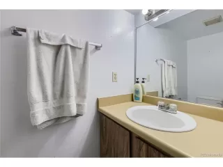 Photo #5: 4359566 Listing