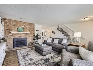 Photo #5: 4360552 Listing