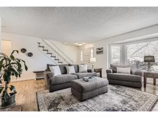 Photo #6: 4360552 Listing