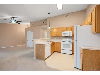 Photo #5: 4360681 Listing