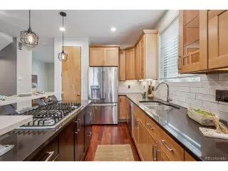 Photo #6: 4363376 Listing