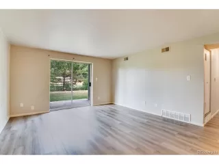 Photo #3: 4366622 Listing