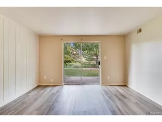 Photo #4: 4366622 Listing