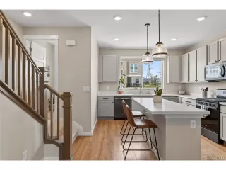 Photo #4: 4368370 Listing 