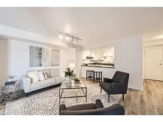 Photo #2: 4370977 Listing 