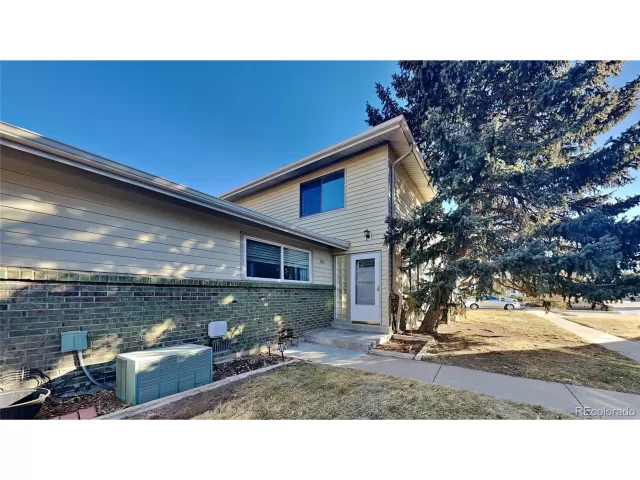 MLS: 4371451 Condo For Sale