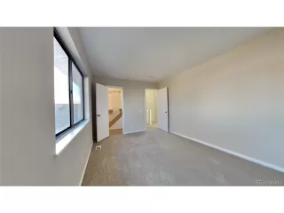 Photo #5: 4371451 Listing