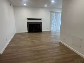 Photo #4: 4371771 Listing