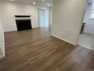 Photo #5: 4371771 Listing