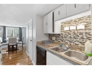 Photo #5: 4373520 Listing