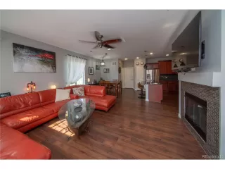 Photo #5: 4373823 Listing