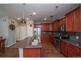 Photo #6: 4373823 Listing