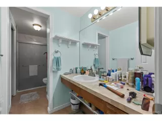 Photo #6: 4374486 Listing 