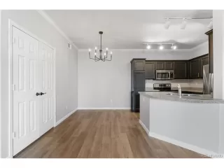 Photo #6: 4375296 Listing
