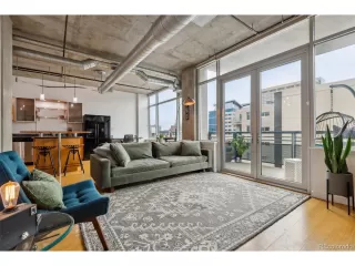 Photo #2: 4377232 Listing