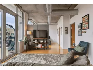 Photo #5: 4377232 Listing