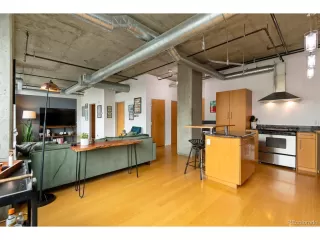 Photo #6: 4377232 Listing