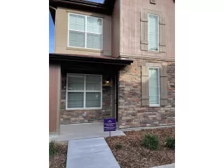 Photo #3: 4377819 Listing