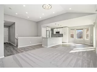 Photo #2: 4379035 Listing 