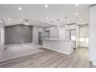 Photo #5: 4379035 Listing 