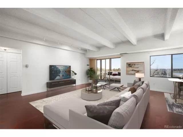 MLS: 4379133 Condo For Sale