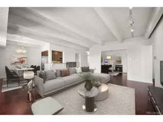 Photo #4: 4379133 Listing