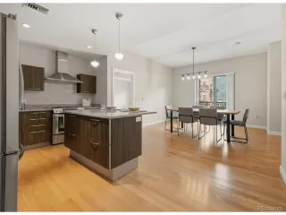 Photo #3: 4379891 Listing