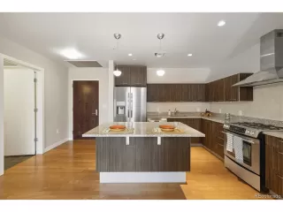 Photo #5: 4379891 Listing