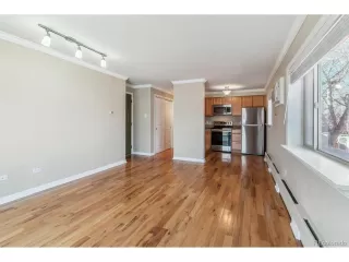 Photo #5: 4381890 Listing