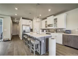 Photo #3: 4381946 Listing 