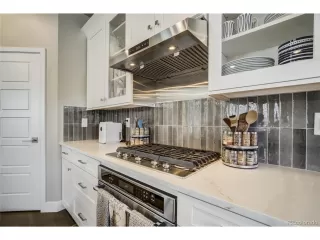 Photo #5: 4381946 Listing 