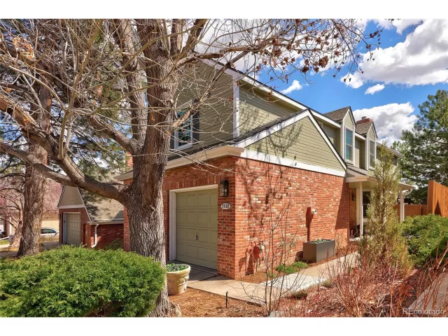 MLS: 4382492 Condo For Sale